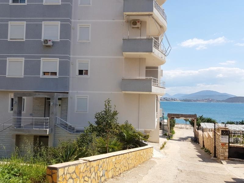 Holiday Apartment Alma Sarande Bagian luar foto